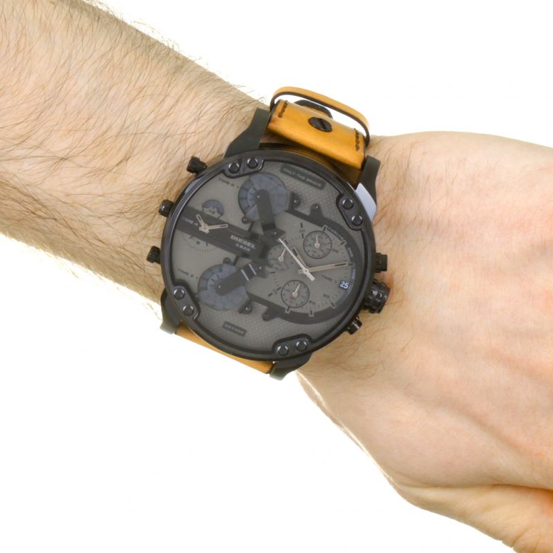 Diesel Big Daddy DZ7406 316L black stainless steel with genuine leather strap 30m water-resistant