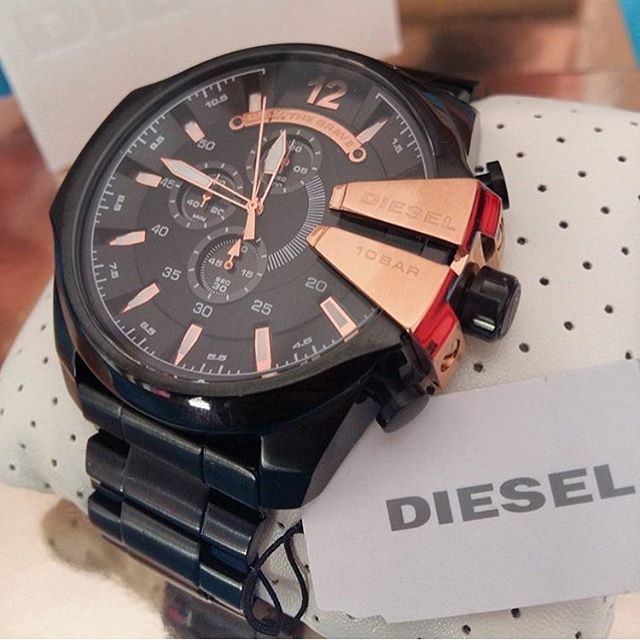 Diesel Mega Chief DZ4309 316L black ion-plated stainless steel 10ATM (100m) water resistant Japan movements with a chronograph and date function