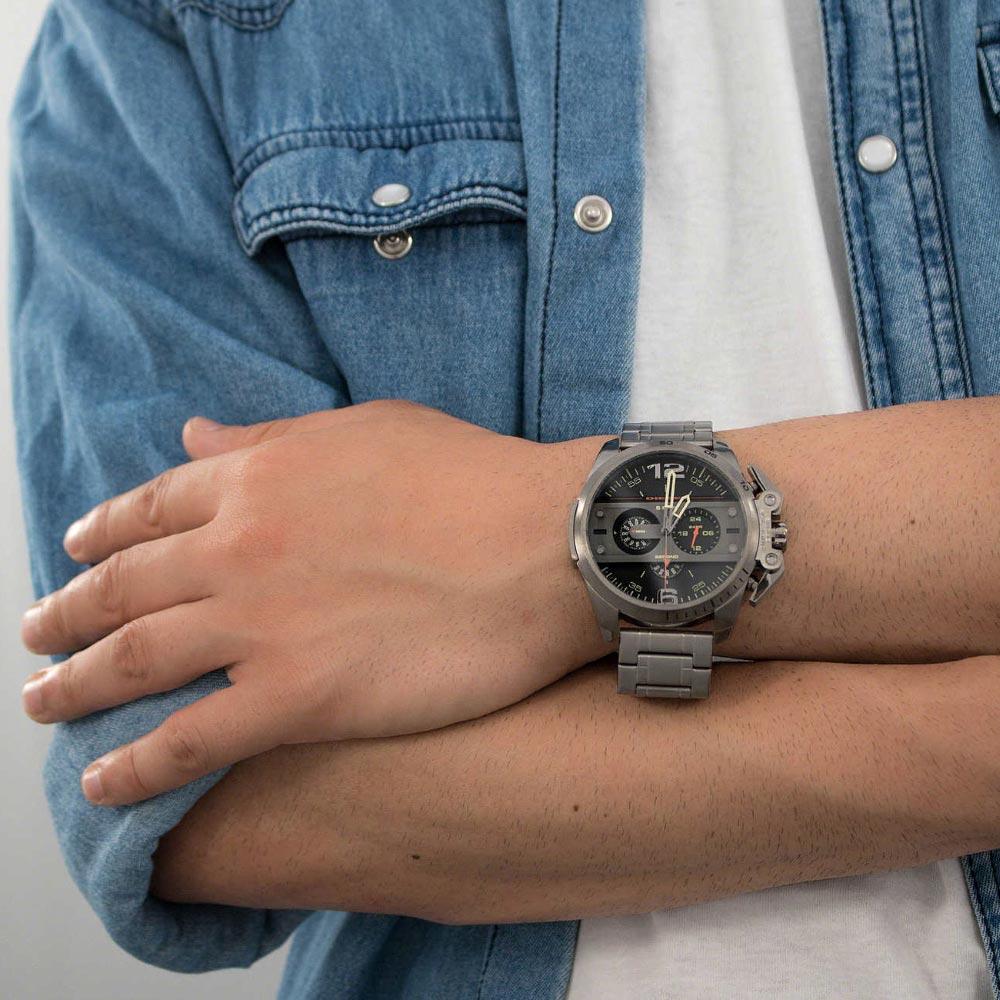 Diesel Ironside Men's Watch DZ4363 316L gunmetal ion-plated stainless steel 5ATM (50m) water-resistant Japan movements with a chronograph function