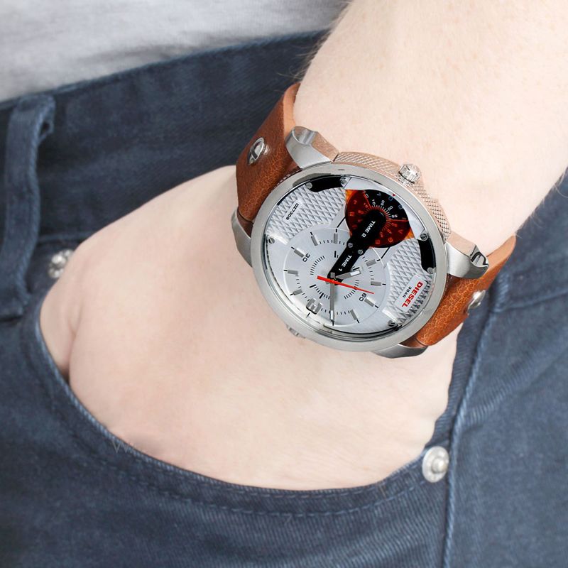 Diesel Mini Daddy DZ7309 316L silver stainless steel & genuine leather strap 3ATM (30m) water resistant Dual time zones (GMT)