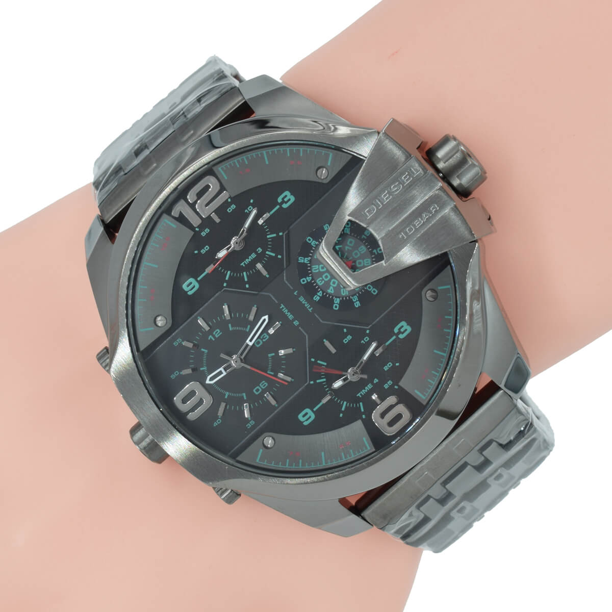 Diesel Uber Chief DZ7372 316L gunmetal stainless steel 10ATM (100m) water resistant 4 Time zones (GMT)