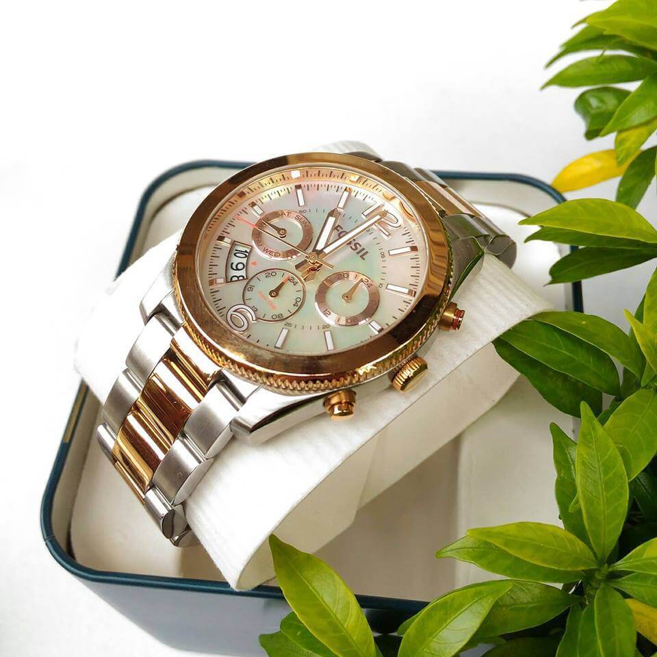 Fossil Perfect Boyfriend Mother Of Pearl Dial Ladies Watch ES4135