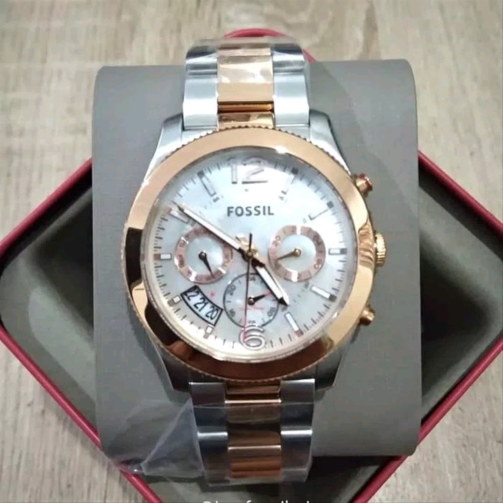 Fossil Perfect Boyfriend Mother Of Pearl Dial Ladies Watch ES4135
