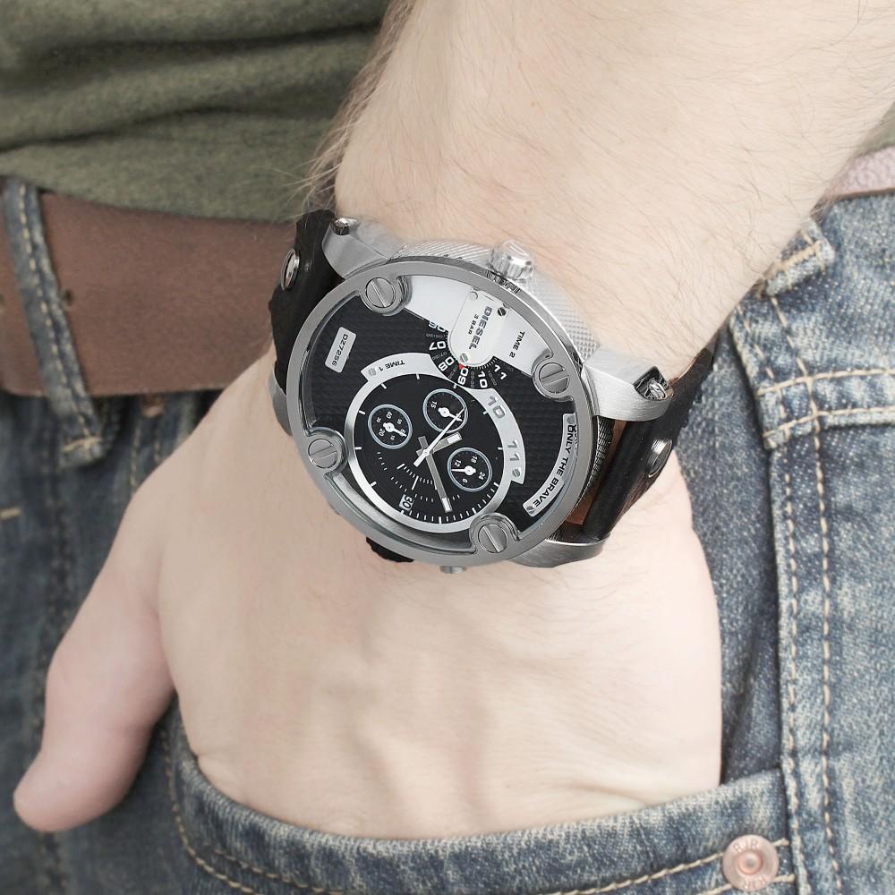 Diesel Little Daddy DZ7256 316L grey stainless steel & genuine leather strap 3ATM (30m) water resistant Japan movements with a chronograph and date function