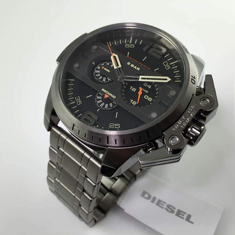 Diesel Ironside Men's Watch DZ4363 316L gunmetal ion-plated stainless steel 5ATM (50m) water-resistant Japan movements with a chronograph function