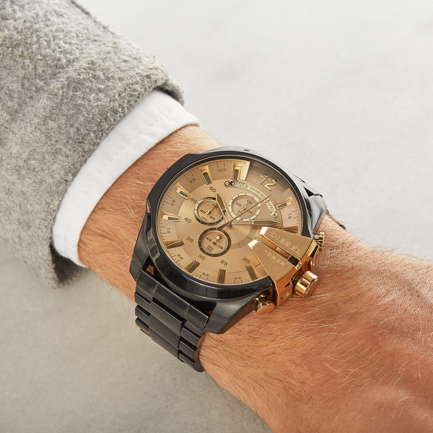 Diesel Mega Chief DZ4485 316L Black stainless steel 100m water resistant 4 Time zones