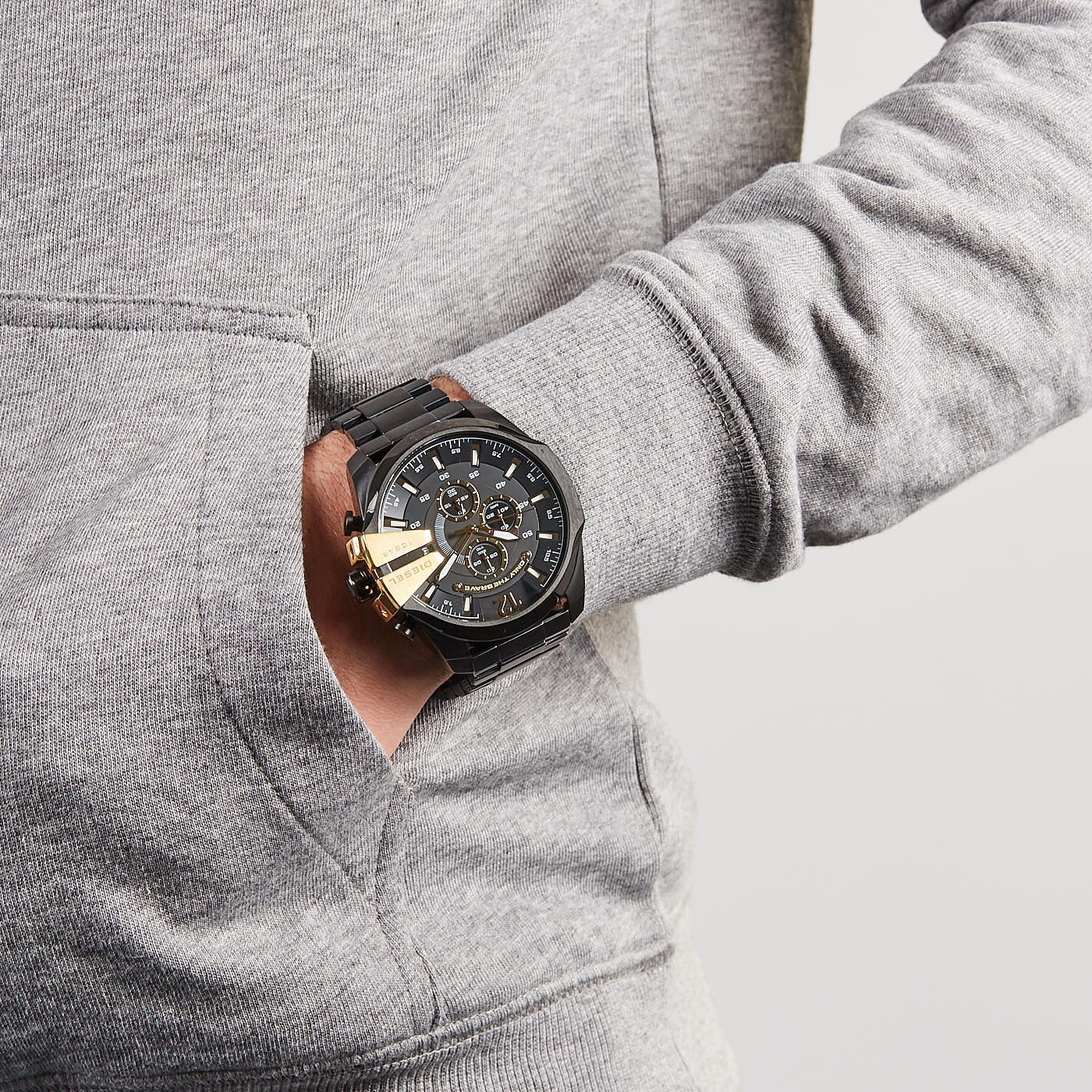 Diesel Mega Chief DZ4338  316L Black ion-plated 10ATM (100m) water resistant 4 Time zones (GMT)