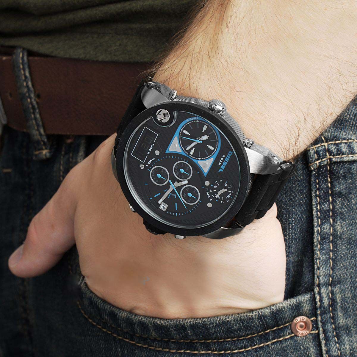 Diesel Big Daddy DZ7278 316L black stainless steel 3ATM (30m) water-resistant 4 Time zones (GMT)