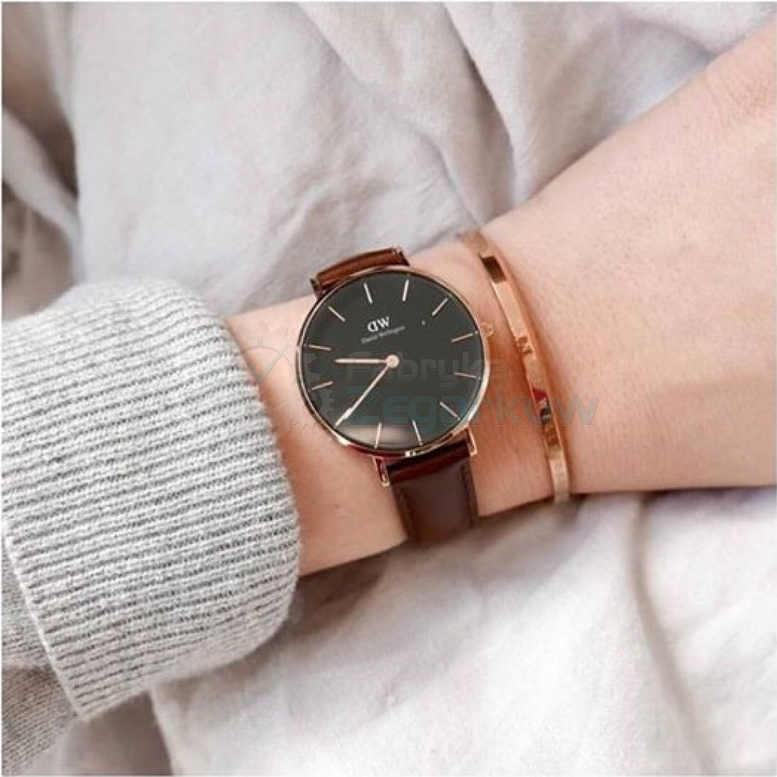 Daniel Wellington York 28mm Women's Gold Watch DW00100170