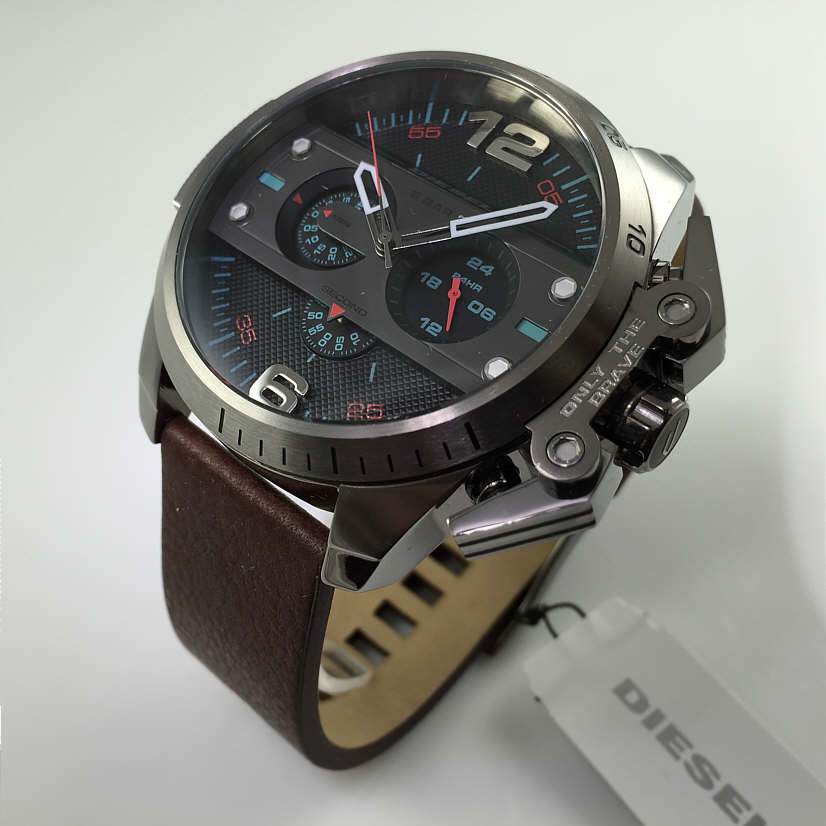 Diesel Ironside Men's Watch DZ4387 316L gunmetal-plated stainless steel & genuine leather strap 5ATM (50m) water resistant Japan movements with a chronograph and date function