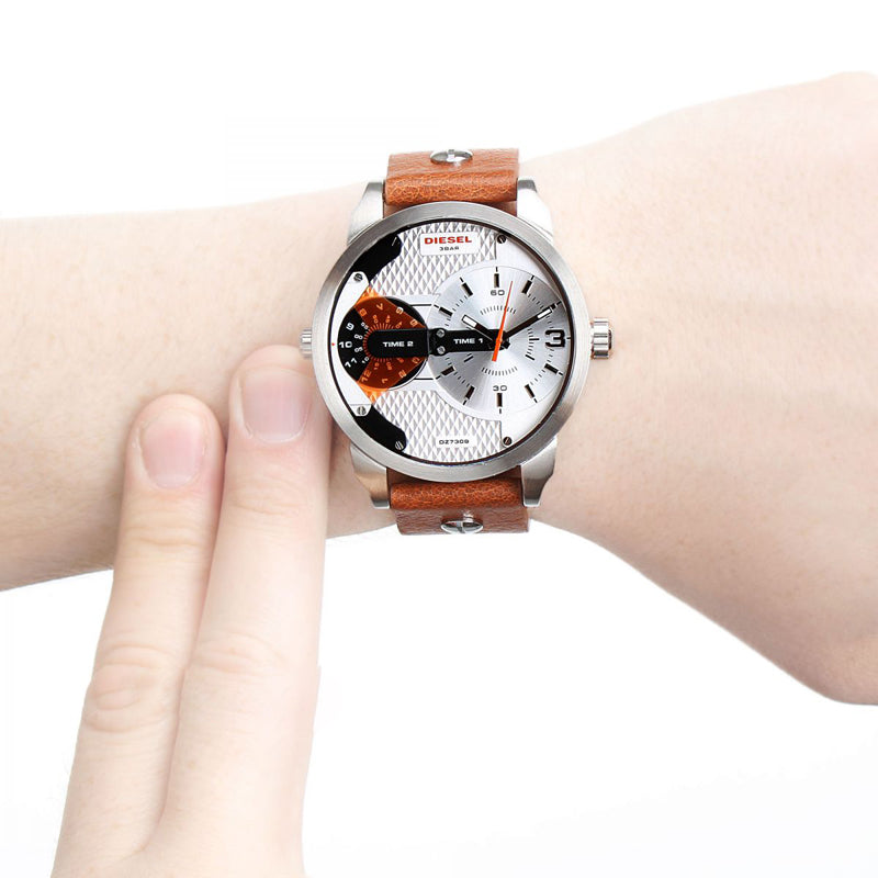 Diesel Mini Daddy DZ7309 316L silver stainless steel & genuine leather strap 3ATM (30m) water resistant Dual time zones (GMT)